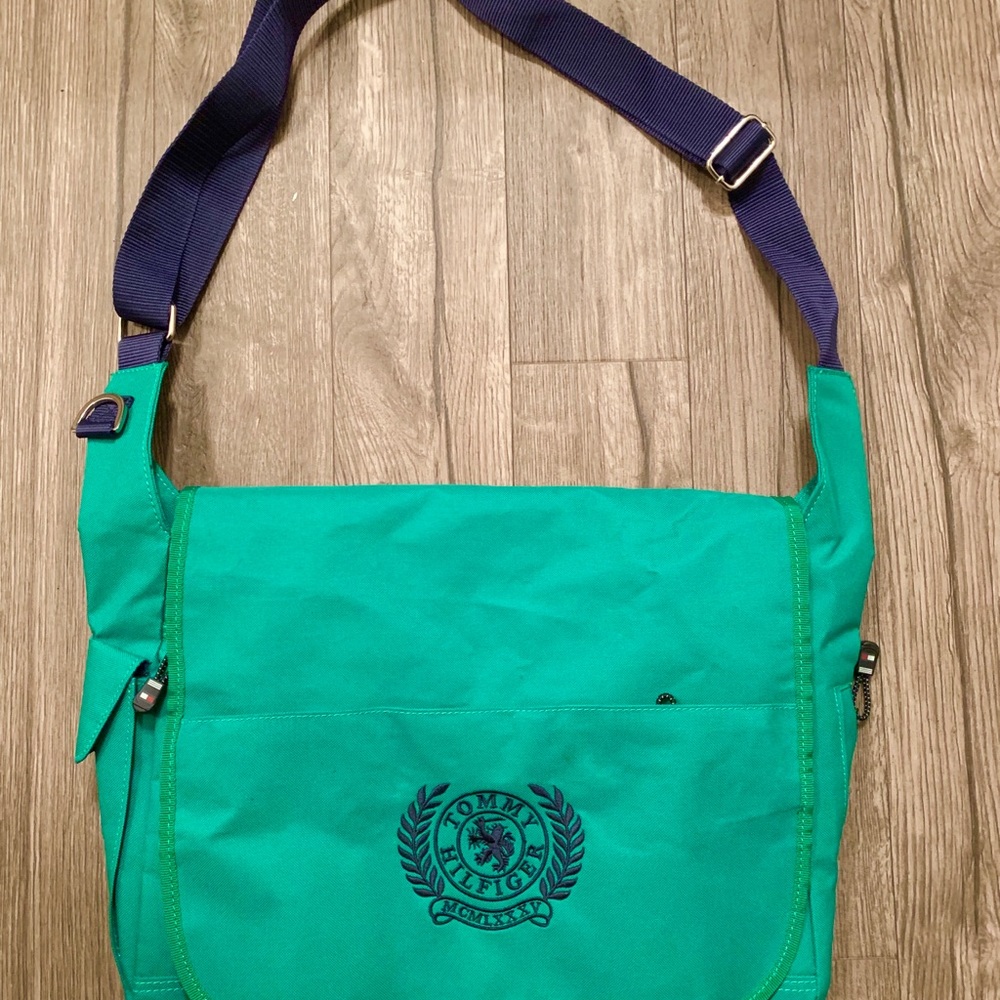 Vintage Tommy Hilfiger crest lion messenger